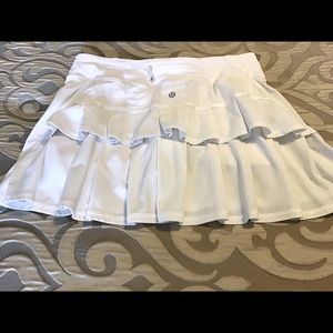 LULULEMON golf skirt, size 6 tall